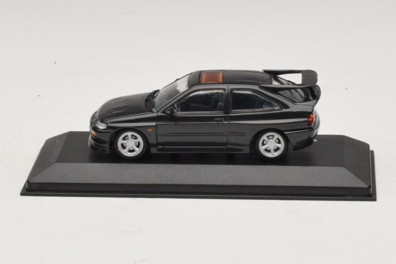 Ford Escort RS Cosworth Črna Metalik Minichamps 1:43 430082106 Kovina
