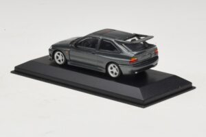 Ford Escort RS Cosworth Temno Zelena Metalik Minichamps 1:43 430086300 Kovina – slika 3 od 4