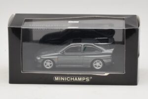 Ford Escort RS Cosworth Temno Zelena Metalik Minichamps 1:43 430086300 Kovina – slika 4 od 4