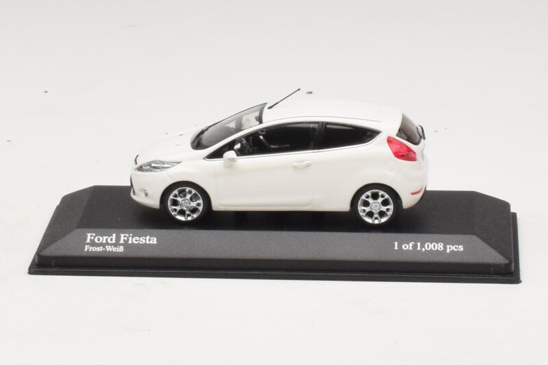 Ford Fiesta Mk6 Bel Minichamps 1:43 Ford Fiesta Mk6 Bel Minichamps 1:43 400088002 Kovina