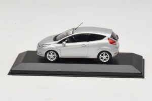Ford Fiesta Mk7 Moondust Silver Metallic Minichamps 1:43 403088003 Kovina