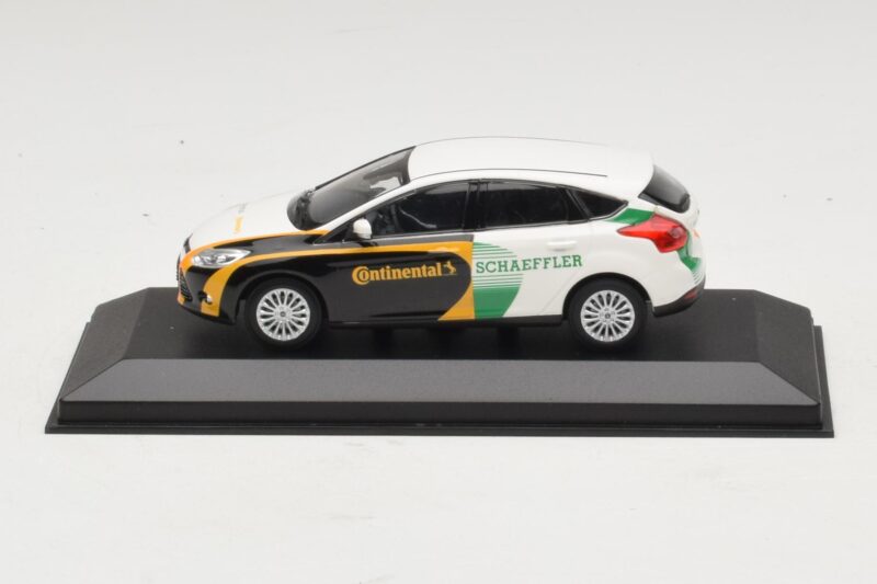 Ford Focus Bencinski Tehnološki Avtomobil Continental Schaeffler Nadomestna Škatla Minichamps 1:43 Ford Focus Bencinski Tehnološki Avtomobil Continental Schaeffler Nadomestna Škatla Minichamps 1:43 AB65A-R1 Kovina