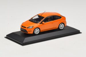Ford Focus ST Mk2 Electric Orange Nadomestna Škatla Minichamps 1:43 400087302-R1 Kovina – slika 2 od 4