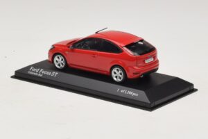 Ford Focus ST Mk2 Rdeč Minichamps 1:43 400087301 Kovina – slika 3 od 4