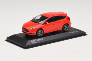 Ford Focus ST Mk3 Rdeč Minichamps 1:43 410081001 Kovina – slika 2 od 4