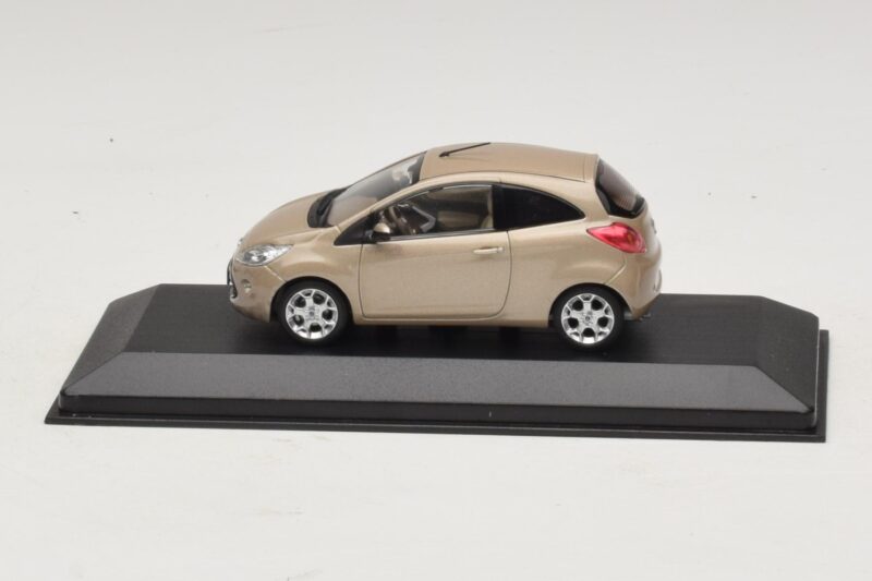 Ford Ka Mk2 Bronze Metallic Minichamps 1:43 Ford Ka Mk2 Bronze Metallic Minichamps 1:43 FORD007 Kovina