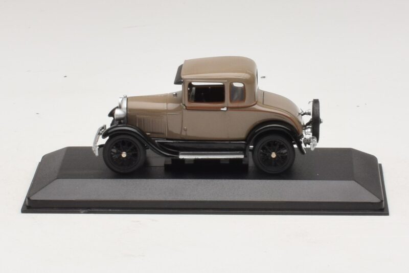 Ford Model A Standard Coupe Bež Minichamps 1:43 Ford Model A Standard Coupe Bež Minichamps 1:43 400082102 Kovina