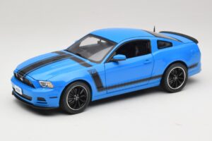 Ford Mustang Boss 302 S197 Modra Shelby Collectibles 1:18 25414S Kovina