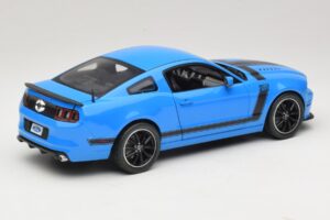 Ford Mustang Boss 302 S197 Modra Shelby Collectibles 1:18 25414S Kovina – slika 3 od 8