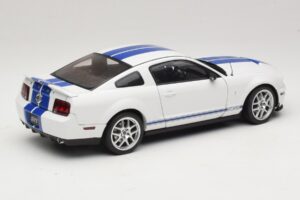 Ford Shelby Cobra GT500 Concept Bela z Modro Črto AUTOart 1:18 73052 Kovina – slika 3 od 8