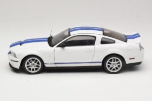 Ford Shelby Cobra GT500 Concept Bela z Modro Črto AUTOart 1:18 73052 Kovina – slika 4 od 8