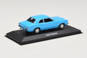 Ford Taunus TC Kupe Svetlo Modra Maxichamps 1:43 940081301 Kovina – slika 2 od 4