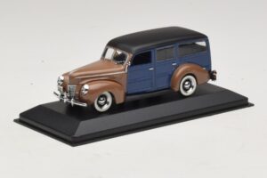 Ford V8 De Luxe Woody Station Wagon Rjav Moder Minichamps 1:43 400082112 Kovina – slika 2 od 4