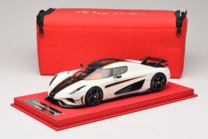 Koenigsegg Regera Bela s Črnim Karbonom FrontiArt 1:18 REMC043 Smola – slika 7 od 7