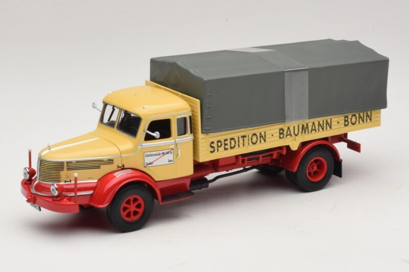 Krupp Titan Tovornjak s Ploščadjo Baumann Bonn Minichamps 1:43 439069025 Kovina