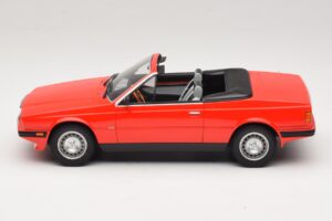 Maserati Biturbo Spyder Rdeč Minichamps 1:18 107123530 Smola – slika 3 od 6
