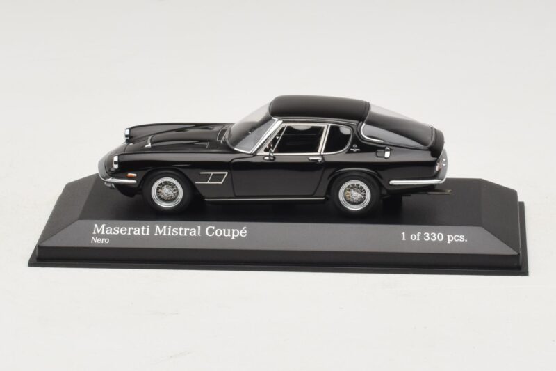 Maserati Mistral Črn Minichamps 1:43 Maserati Mistral Črn Minichamps 1:43 437123421 Kovina