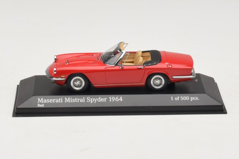Maserati Mistral Spyder Rdeč Minichamps 1:43 Maserati Mistral Spyder Rdeč Minichamps 1:43 437123430 Kovina