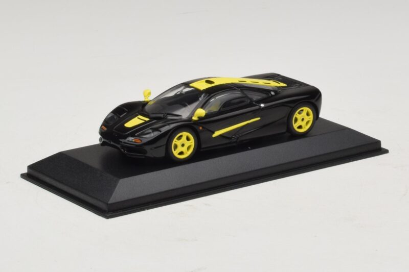 McLaren F1 Črna Z Rumenimi Črtami Minichamps 1:43 MCLAREN004 Kovina