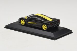 McLaren F1 Črna Z Rumenimi Črtami Minichamps 1:43 MCLAREN004 Kovina – slika 2 od 4