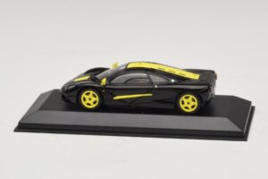 McLaren F1 Črna Z Rumenimi Črtami Minichamps 1:43 MCLAREN004 Kovina – slika 3 od 4