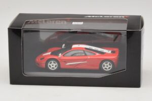 McLaren F1 Rdeča Z Belimi Črtami Minichamps 1:43 MCLAREN005 Kovina – slika 4 od 4