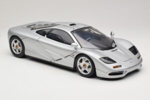 McLaren F1 Srebrn Minichamps 1:12 530133123 Kovina – slika 6 od 8