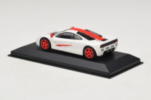 McLaren F1 Bela Z Rdečimi Črtami Minichamps 1:43 MCLAREN003 Kovina – slika 2 od 4