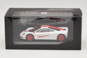 McLaren F1 Bela Z Rdečimi Črtami Minichamps 1:43 MCLAREN003 Kovina – slika 3 od 4