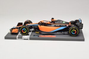 McLaren MCL36 #3 D. Ricciardo Bahrain GP 2022 Minichamps 1:18 537221803 Kovina – slika 4 od 7