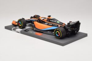 McLaren MCL36 #3 D. Ricciardo Bahrain GP 2022 Minichamps 1:18 537221803 Kovina – slika 5 od 7