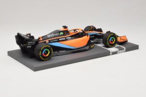 McLaren MCL36 #3 D. Ricciardo Bahrain GP 2022 Minichamps 1:18 537221803 Kovina – slika 6 od 7