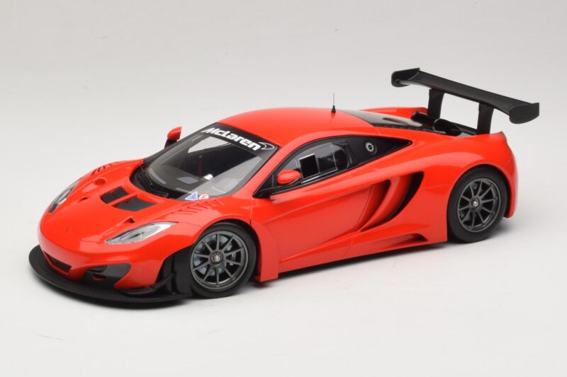 McLaren MP4-12C GT3 Rdeč 2013 Minichamps 1:18 McLaren MP4-12C GT3 Rdeč 2013 Minichamps 1:18 151121392 Kovina