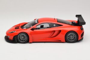 McLaren MP4-12C GT3 Rdeč 2013 Minichamps 1:18 151121392 Kovina – slika 3 od 6
