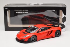 McLaren MP4-12C GT3 Rdeč 2013 Minichamps 1:18 151121392 Kovina – slika 6 od 6