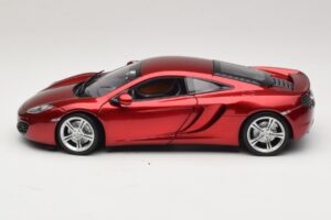 McLaren MP4-12C Rdeča Metalik Minichamps 1:18 110133022 Kovina – slika 4 od 8
