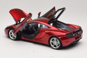 McLaren MP4-12C Rdeča Metalik Minichamps 1:18 110133022 Kovina – slika 5 od 8
