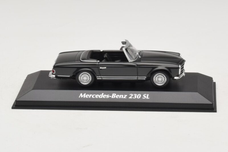 Mercedes 230 SL W113 Siv Maxichamps 1:43 94003231 Kovina
