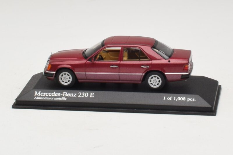 Mercedes 230E W124 Rdeča Metalik Minichamps 1:43 Mercedes 230E W124 Rdeča Metalik Minichamps 1:43 400037001 Kovina