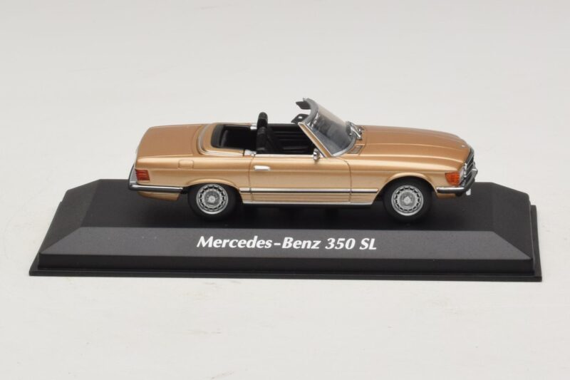 Mercedes 350 SL R107 Zlat Maxichamps 1:43 Mercedes 350 SL R107 Zlat Maxichamps 1:43 940033431 Kovina