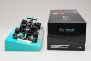 Mercedes AMG Petronas W11 EQ Performance #44 L. Hamilton 91st F1 Win Eifel GP 2020 Minichamps 1:18 113201144 Kovina – slika 6 od 6