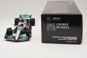Mercedes AMG Petronas W13 E Performance #63 G. Russell Spanish GP 2022 Minichamps 1:18 110220063 Kovina – slika 7 od 7