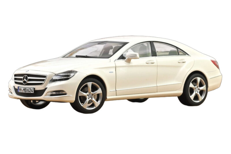 Mercedes CLS C218 Kupe Brilliant White Metallic Norev 1:18 Mercedes CLS C218 Kupe Brilliant White Metallic Norev 1:18 183943 Kovina