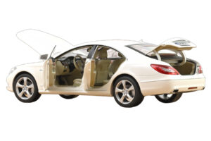 Mercedes CLS C218 Kupe Brilliant White Metallic Norev 1:18 183943 Kovina – slika 2 od 3
