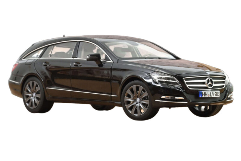 Mercedes CLS Shooting Brake X218 Obsidian Black Metallic Norev 1:18 Mercedes CLS Shooting Brake X218 Obsidian Black Metallic Norev 1:18 183944 Kovina