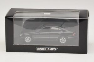 Mercedes E-Class W211 Črna Metalik Minichamps 1:43 400036001 Kovina – slika 4 od 4