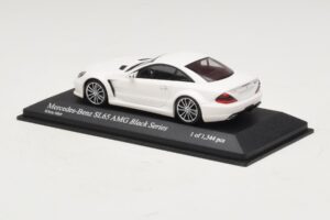 Mercedes SL65 AMG R230 Black Series Mat Bela Minichamps 1:43 400038222 Kovina – slika 3 od 4