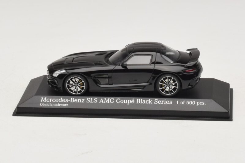 Mercedes SLS AMG C197 Black Series Črna Metalik Minichamps 1:43 Mercedes SLS AMG C197 Black Series Črna Metalik Minichamps 1:43 437033020 Kovina