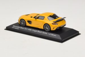 Mercedes SLS AMG C197 Black Series Zlata Minichamps 1:43 437033022 Kovina – slika 3 od 4