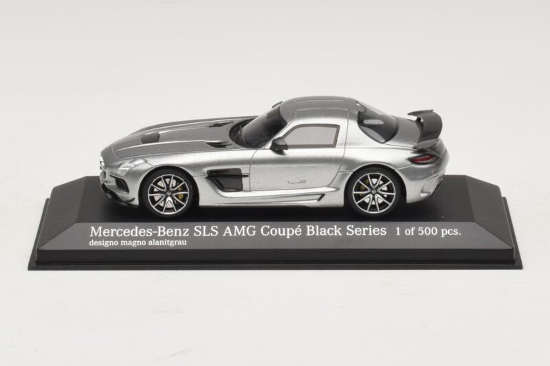 Mercedes SLS AMG C197 Black Series Siva Metalik Minichamps 1:43 Mercedes SLS AMG C197 Black Series Siva Metalik Minichamps 1:43 437033024 Kovina